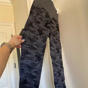 Gymshark Camo Seamless Leggings (high-waisted)